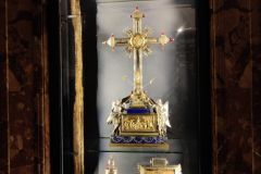 04Bazilika-sv.-Kriza-v-Jeruzalemu-relikvije-Jezusovega-krizanja