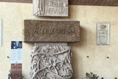 10Bazilika-sv.-Lovrenca-grob-politika-Alcideja-de-Gasparija