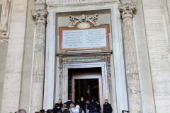 19Bazilika-sv.-Petra-sv.-vrata