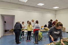 01Pletenje-adventnih-venckov-2023