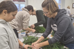 02Pletenje-adventnih-venckov-2023