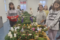 11Pletenje-adventnih-venckov-2023