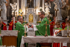 06Umestitev-zupnika-in-sprejem-vikarja